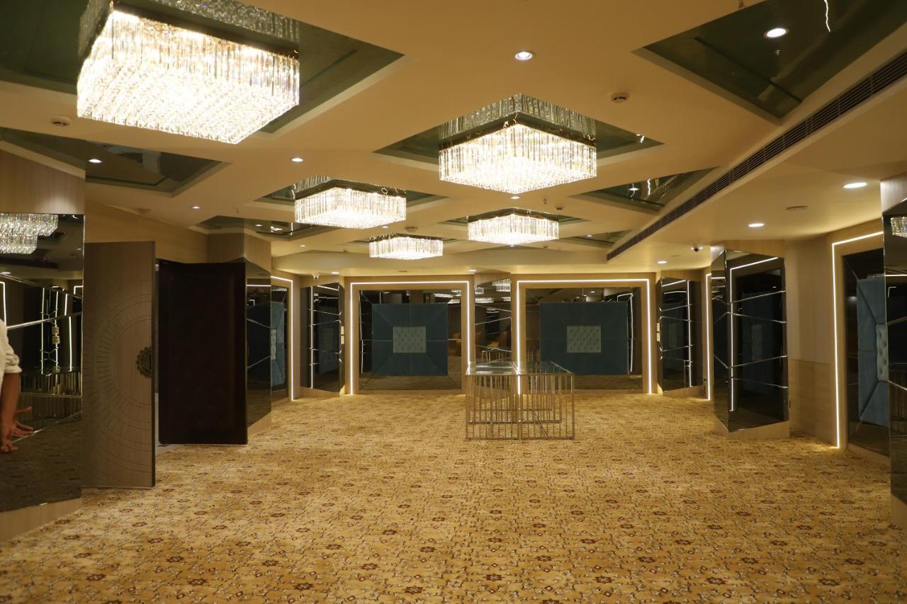 The Royal Class Hotel Gwalior Extérieur photo