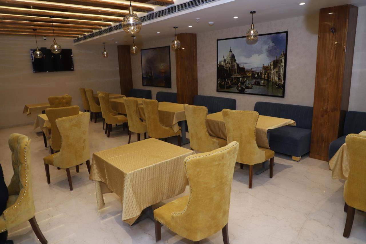 The Royal Class Hotel Gwalior Extérieur photo
