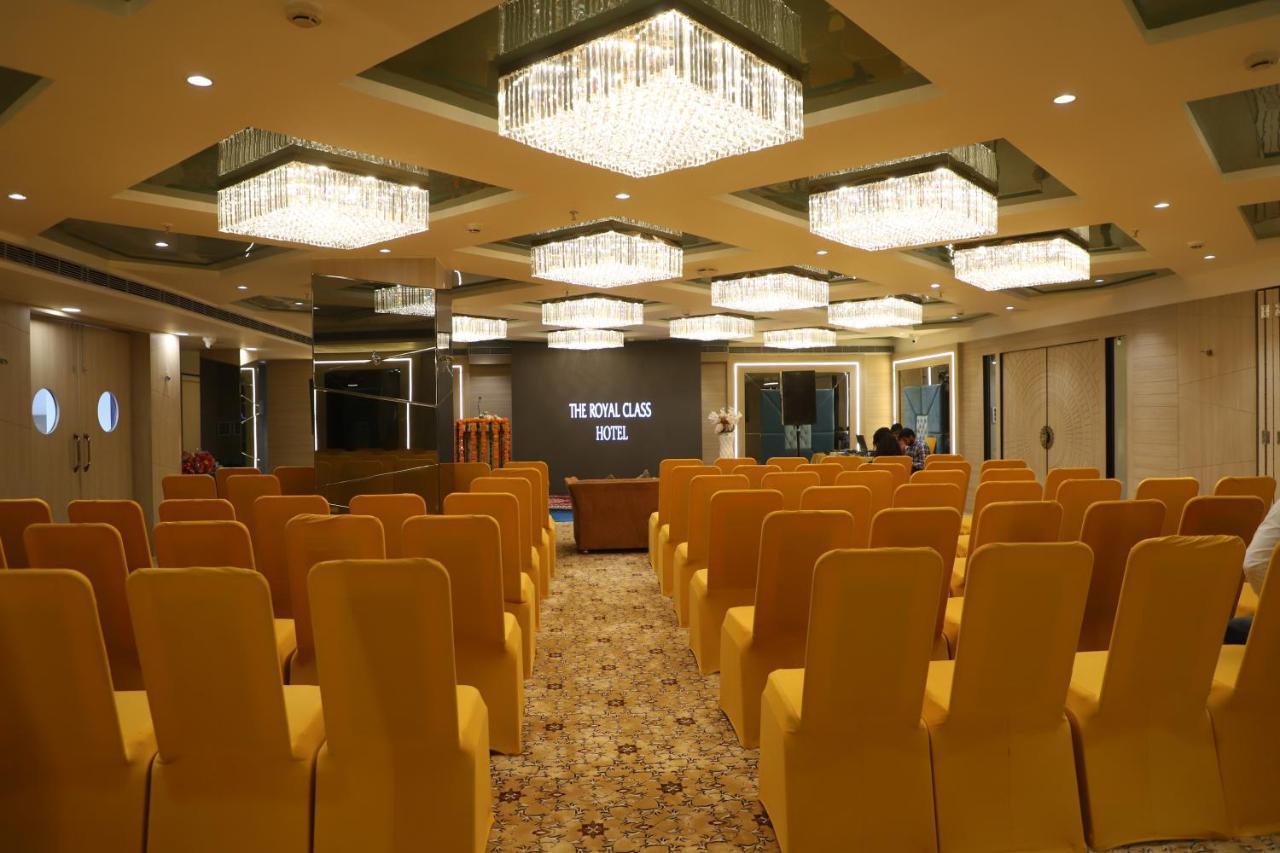 The Royal Class Hotel Gwalior Extérieur photo