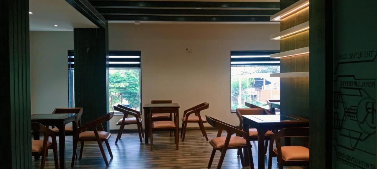 The Royal Class Hotel Gwalior Extérieur photo