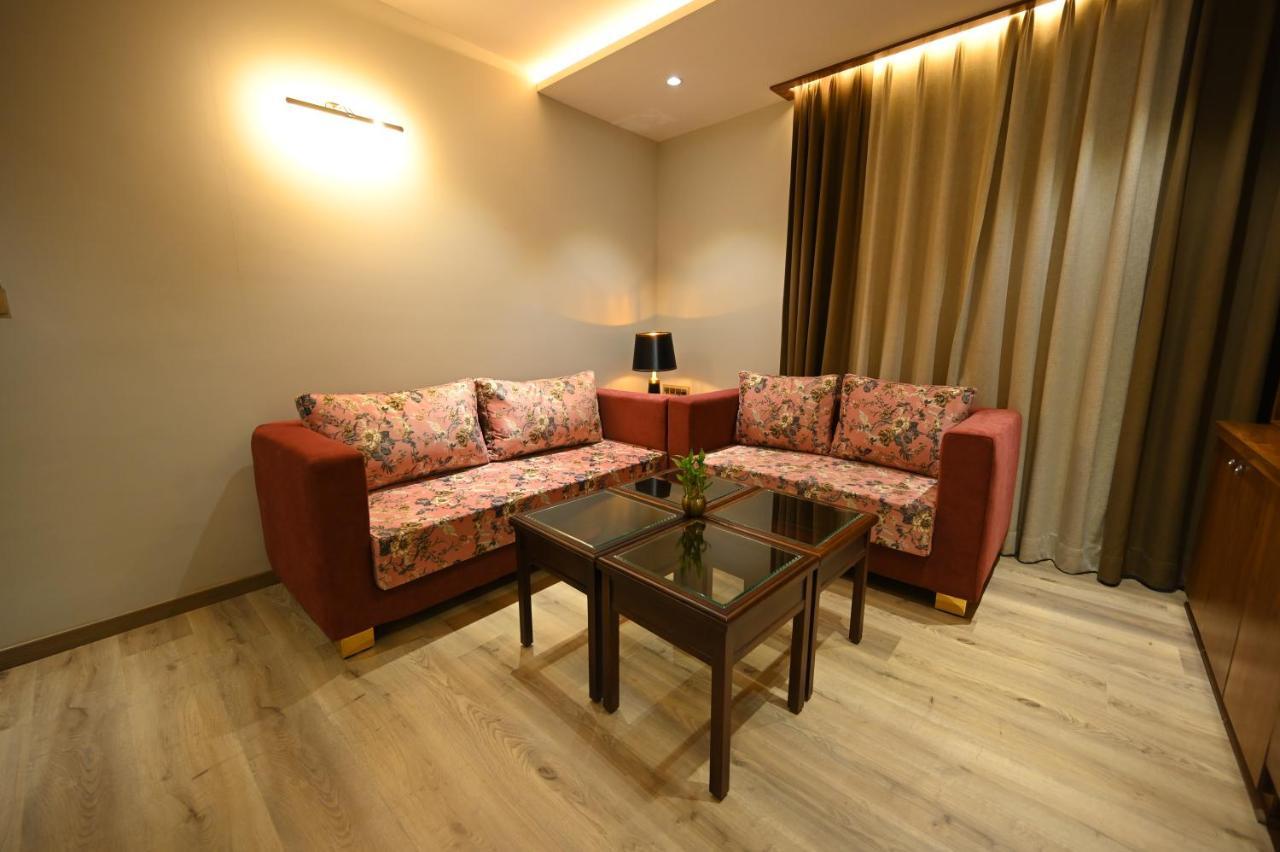 The Royal Class Hotel Gwalior Extérieur photo