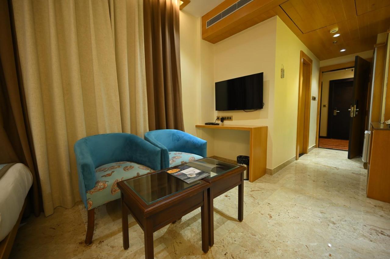 The Royal Class Hotel Gwalior Extérieur photo