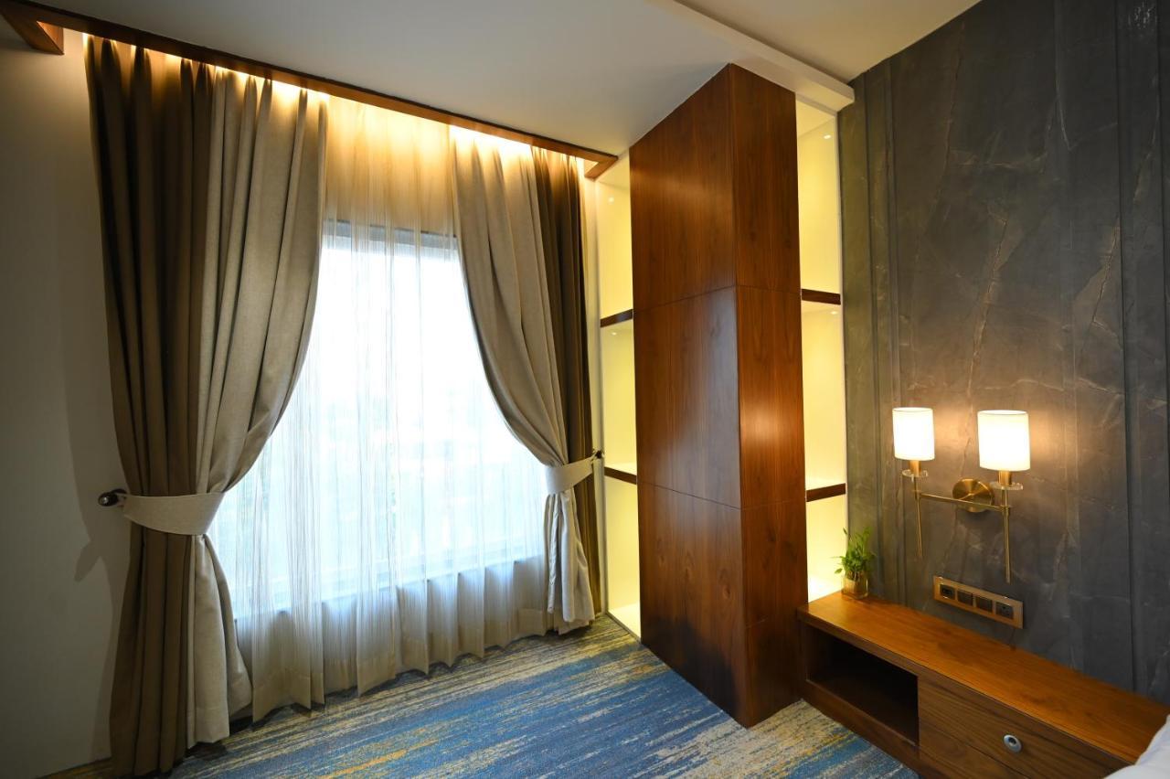 The Royal Class Hotel Gwalior Extérieur photo