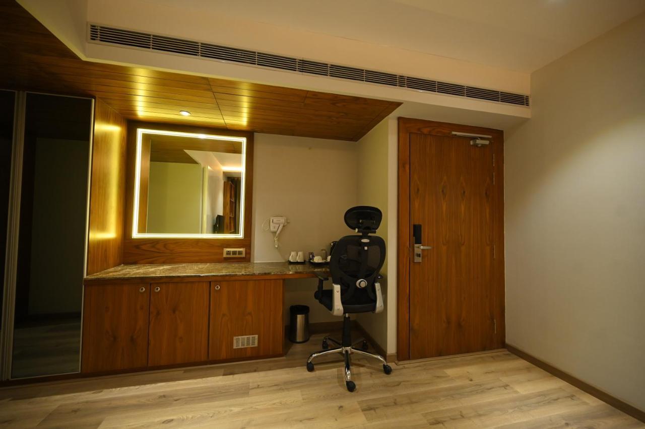 The Royal Class Hotel Gwalior Extérieur photo