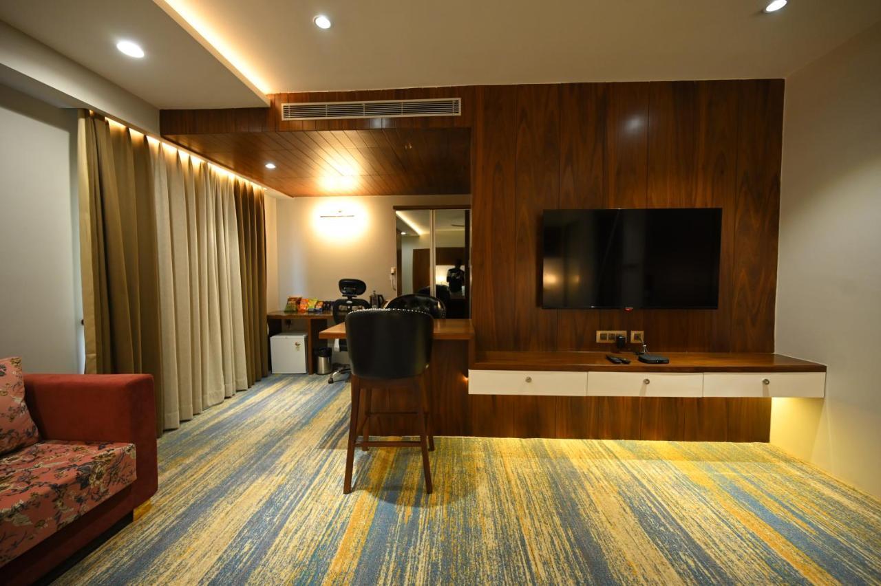 The Royal Class Hotel Gwalior Extérieur photo