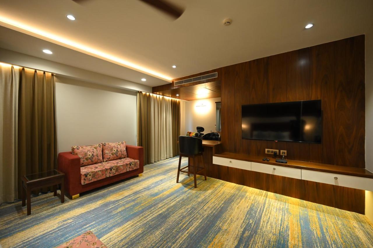The Royal Class Hotel Gwalior Extérieur photo