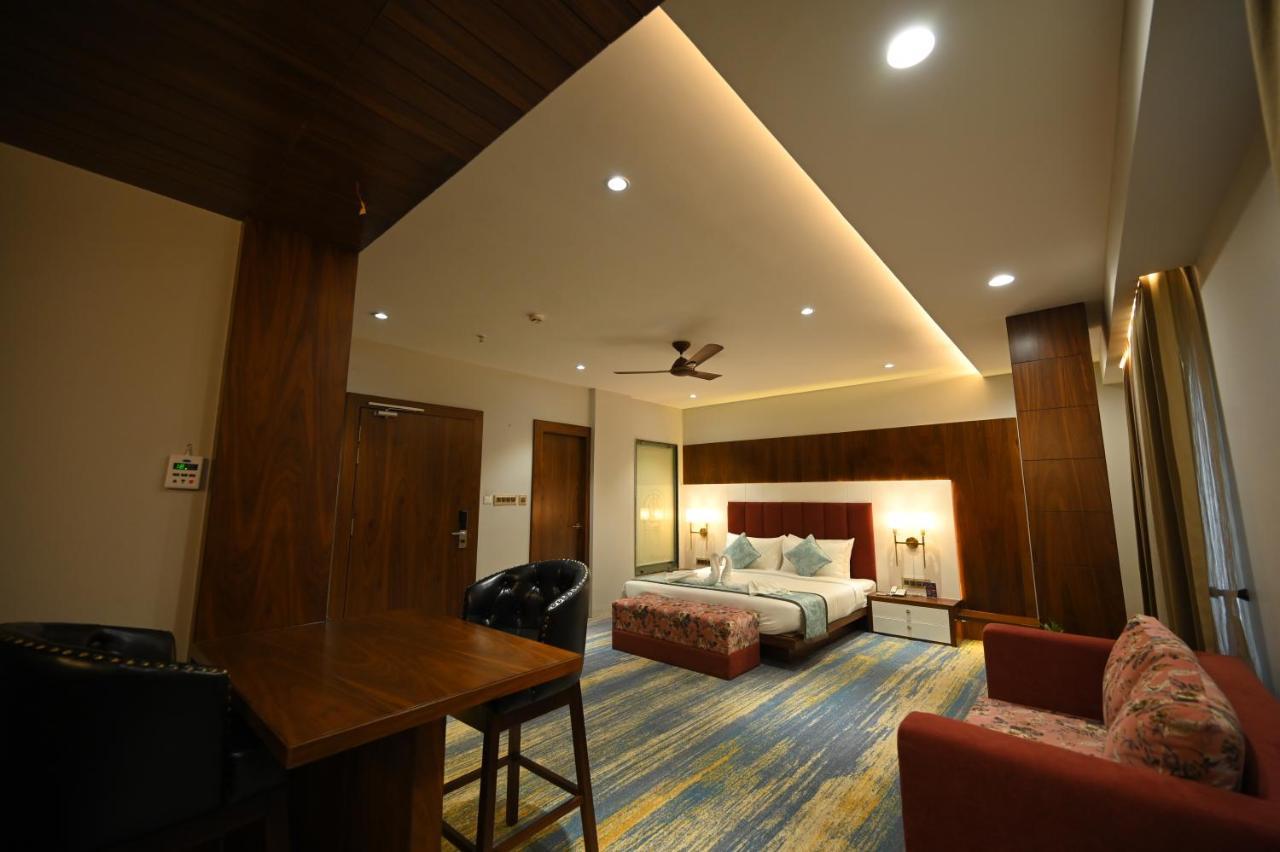 The Royal Class Hotel Gwalior Extérieur photo