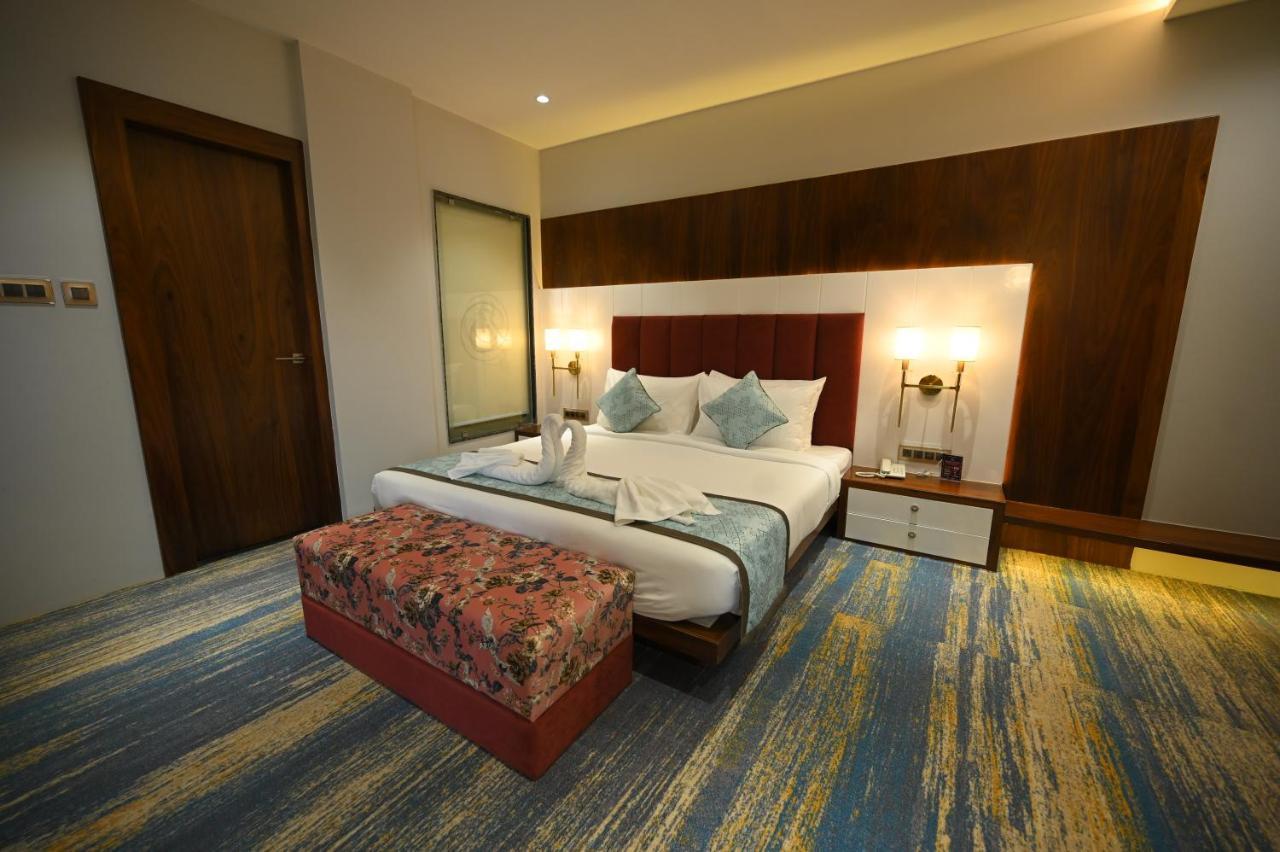 The Royal Class Hotel Gwalior Extérieur photo