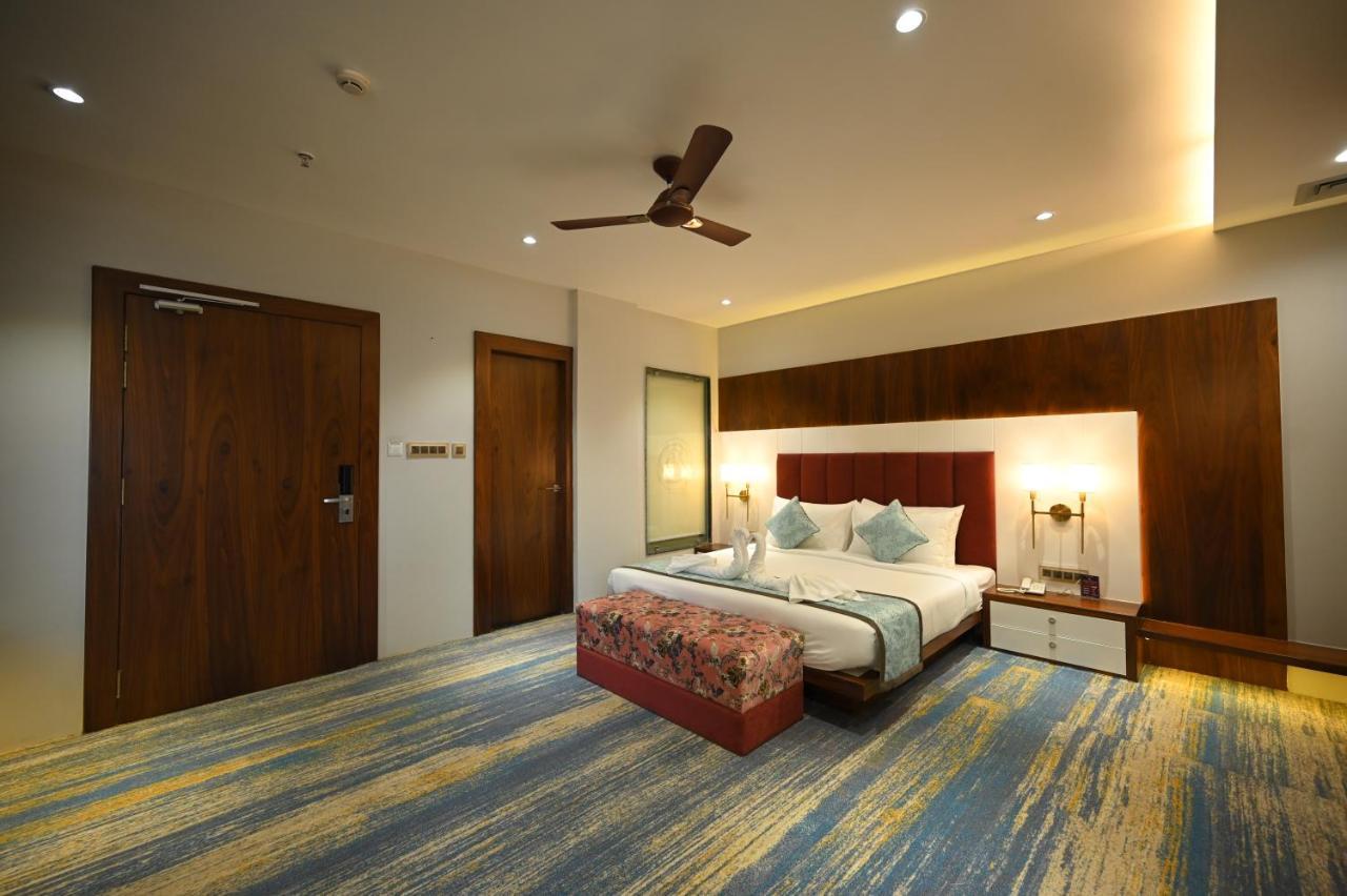 The Royal Class Hotel Gwalior Extérieur photo